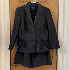 Stunning black Tahari skirt suit